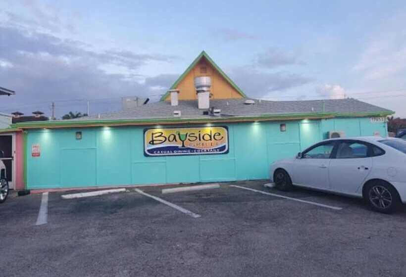 モーテル Latitude 26 Waterfront Resort And Marina