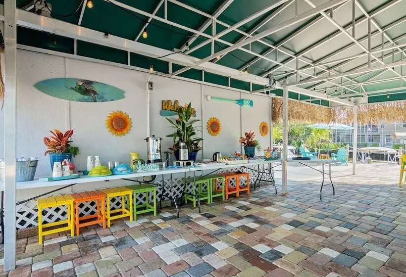 Motel Latitude 26 Waterfront Resort And Marina