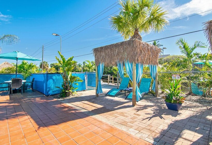 モーテル Latitude 26 Waterfront Resort And Marina