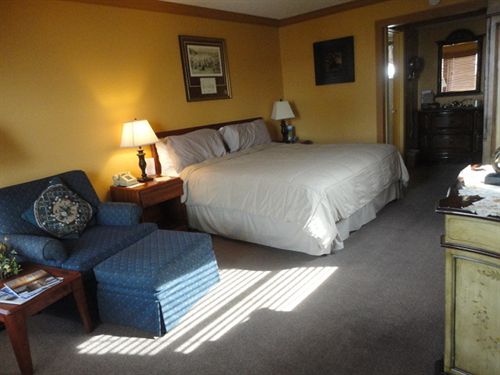 Мотель Monterey Inn & Marina