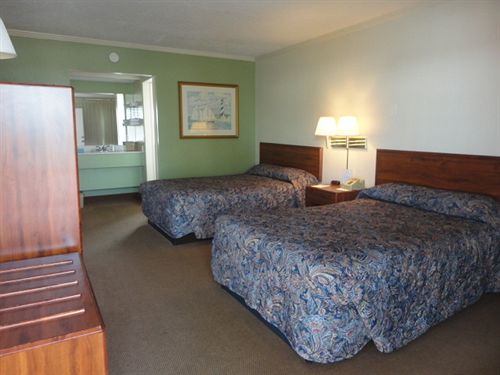 Мотель Monterey Inn & Marina