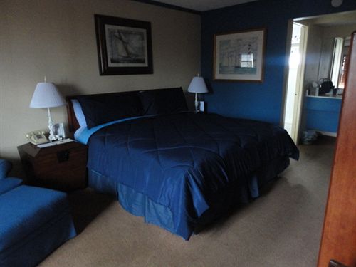 Мотель Monterey Inn & Marina