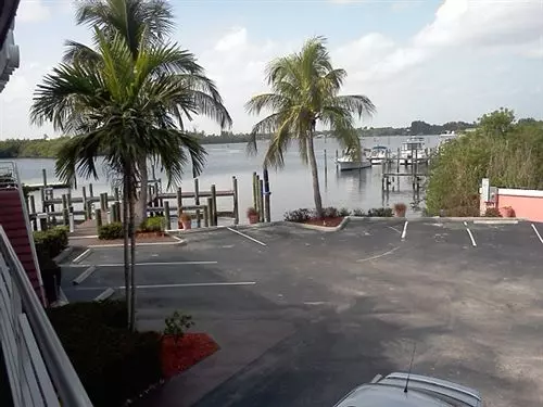 汽车旅馆 Monterey Inn & Marina