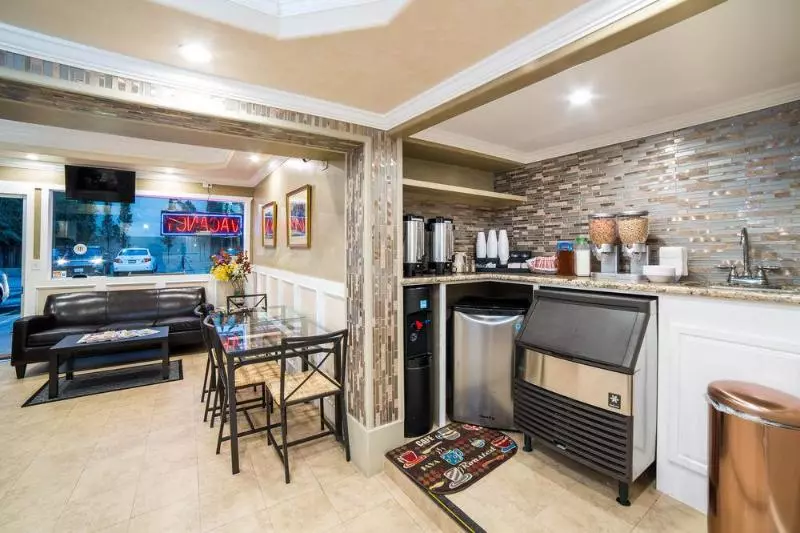 모텔 Nite Inn At Universal City Walking Distance To Universal Studios Hollywood