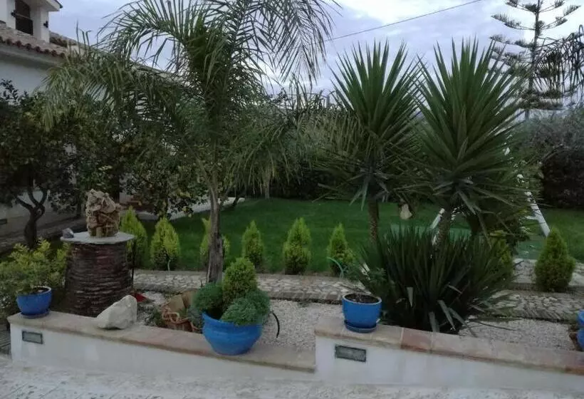 تختخواب و صبحانه Casa Nunna