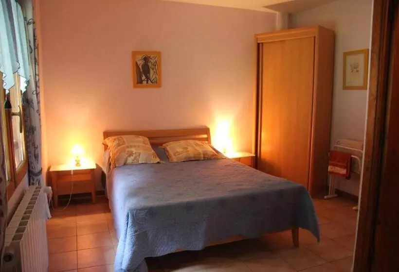 Aamiaismajoitus (B&B) Chambre D Hôte Chez Antoinette Et Charles