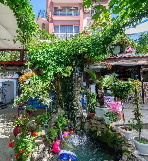 پانسیون Vromos Guest House