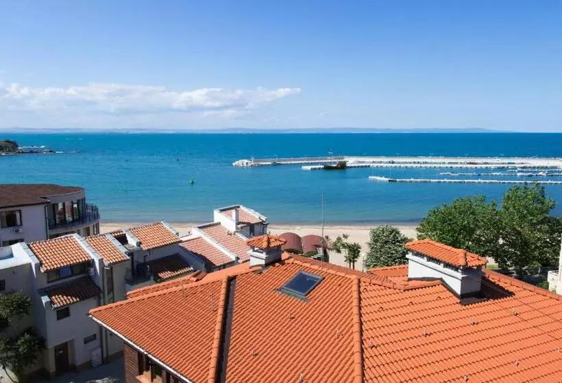 پانسیون Vromos Guest House
