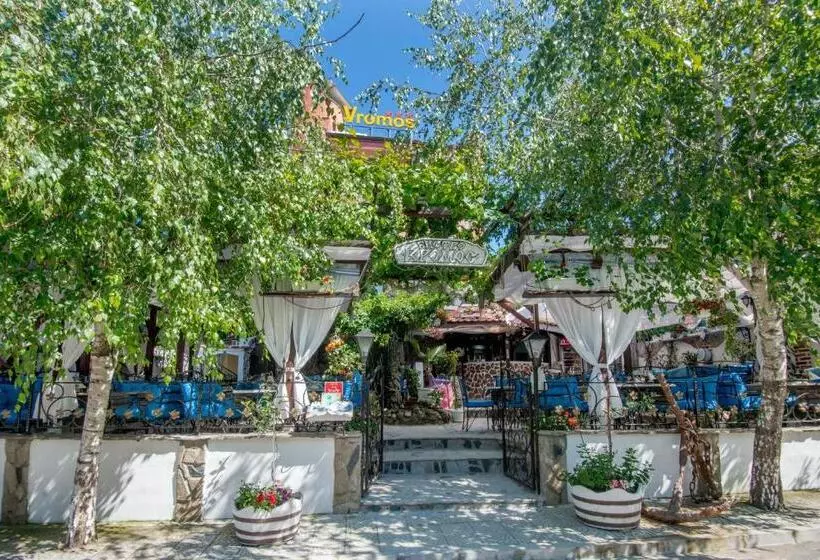 پانسیون Vromos Guest House