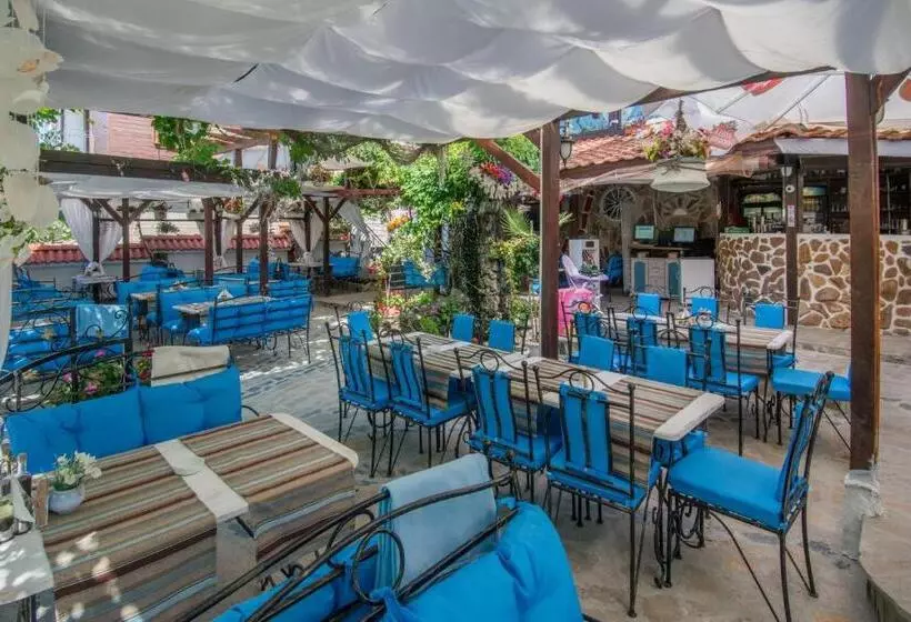پانسیون Vromos Guest House