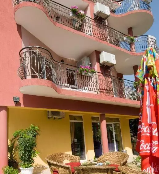 پانسیون Vromos Guest House