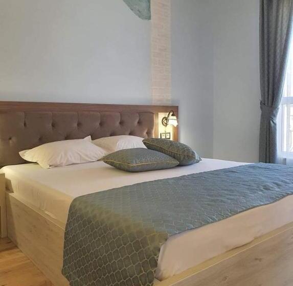 Пансион Vromos Guest House