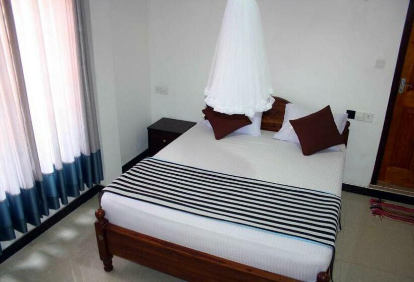 Hotel Adhi S Place Ella
