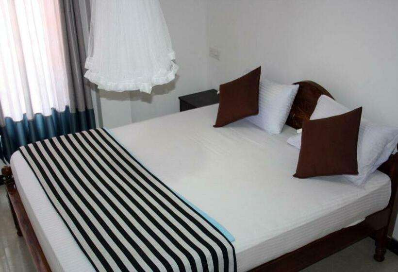 Hotel Adhi S Place Ella