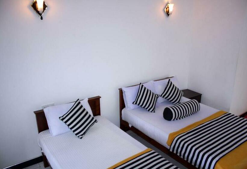 Hotel Adhi S Place Ella