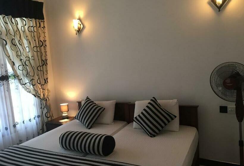 Hotel Adhi S Place Ella