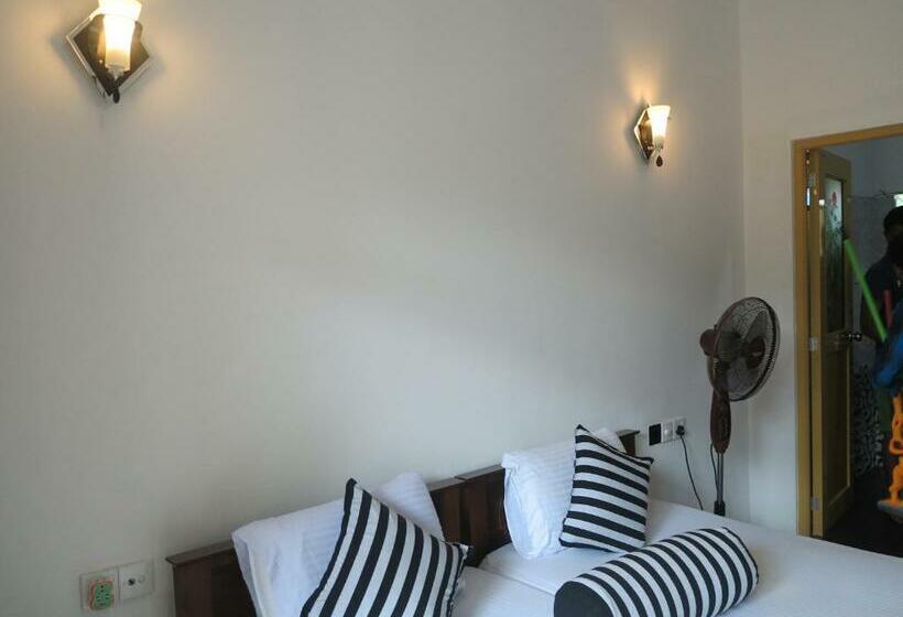 Hotel Adhi S Place Ella