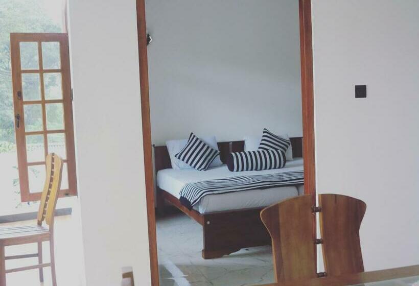 Hotel Adhi S Place Ella