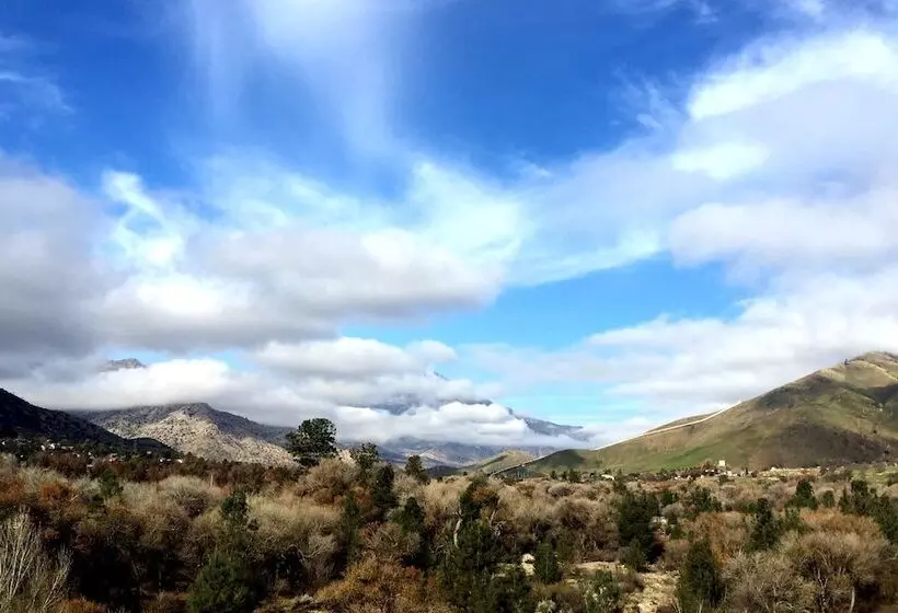 Motelli Piazza S Pine Cone Inn