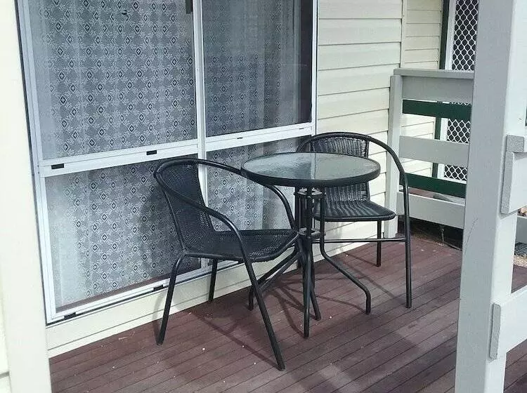 Hotelli Lakes Caravilla Caravan Park