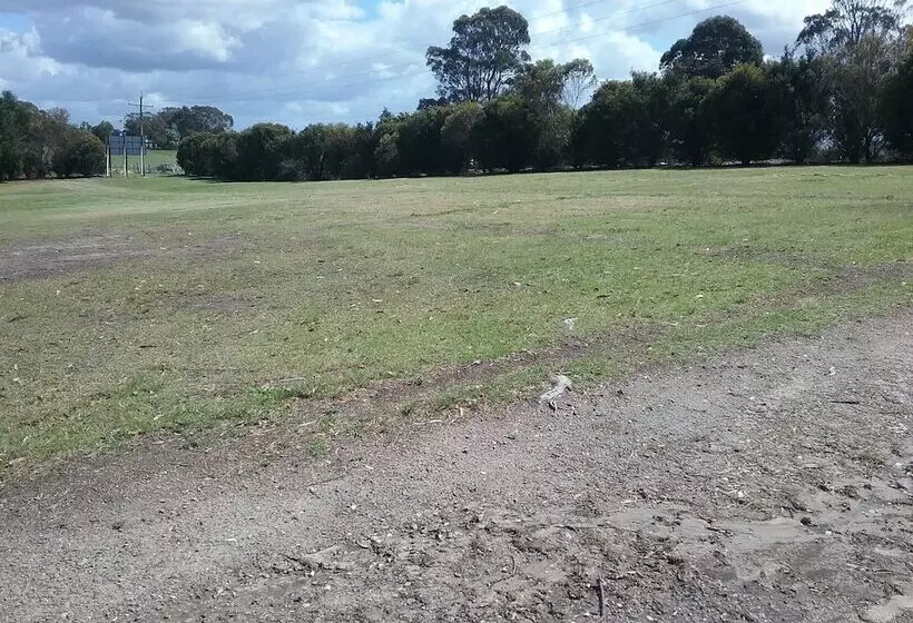 Hotelli Lakes Caravilla Caravan Park