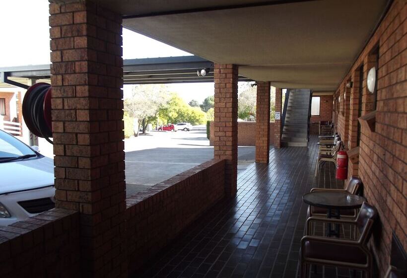 汽车旅馆  Centabrook Motor Inn