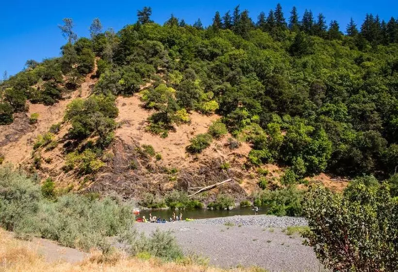 Hotelli Russian River Rv Campground