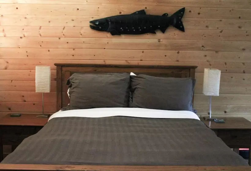 Wild Pacific Waterfront Cabins