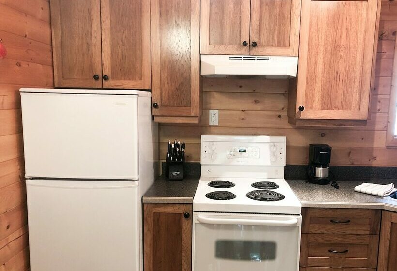 Wild Pacific Waterfront Cabins