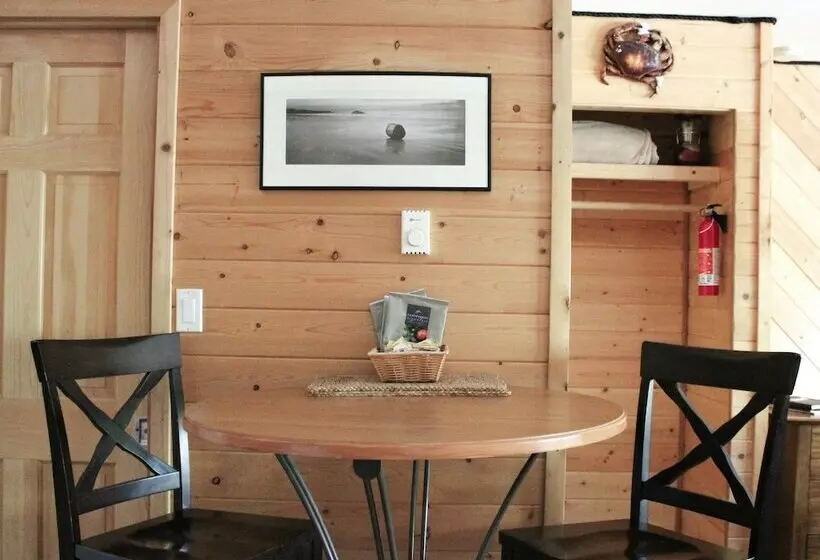 Wild Pacific Waterfront Cabins