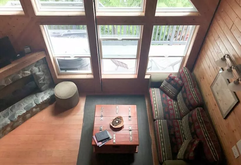 Wild Pacific Waterfront Cabins