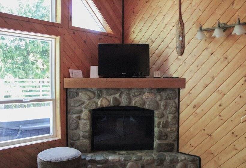 Wild Pacific Waterfront Cabins