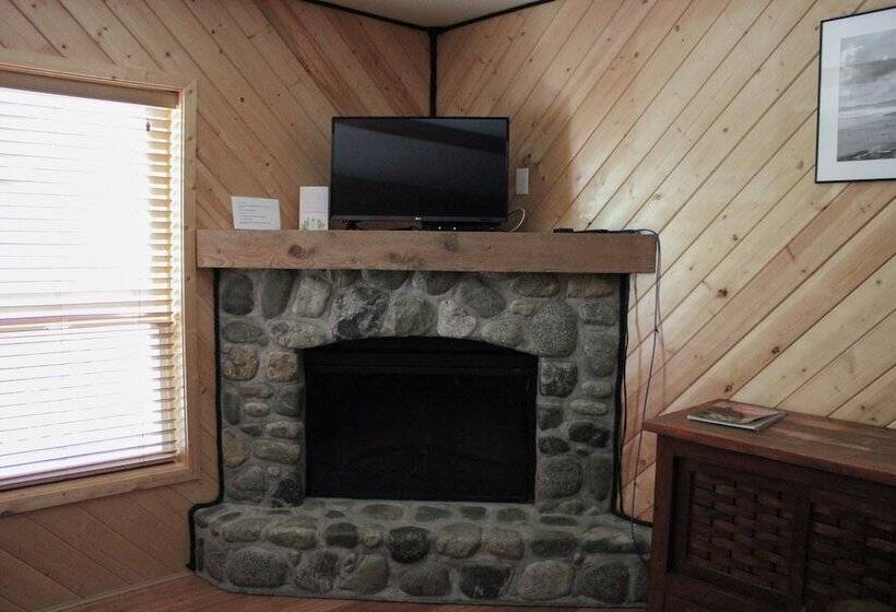 Wild Pacific Waterfront Cabins