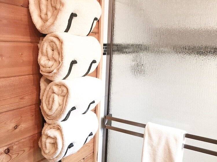 Wild Pacific Waterfront Cabins