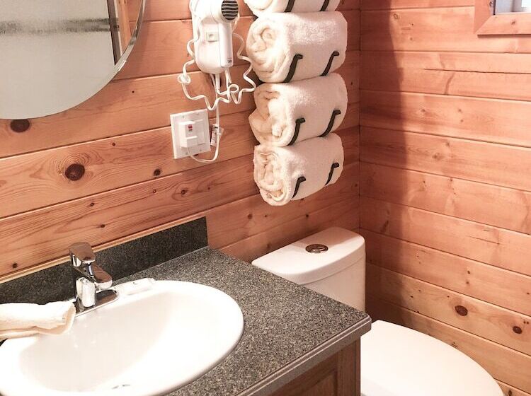 Wild Pacific Waterfront Cabins