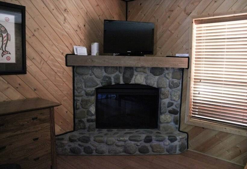 Wild Pacific Waterfront Cabins