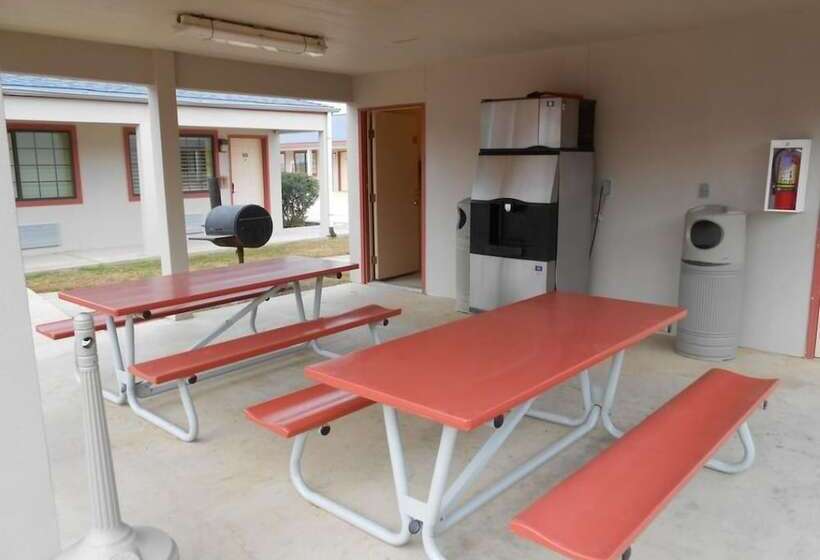 فندق على الطريق Wintergarden Inn