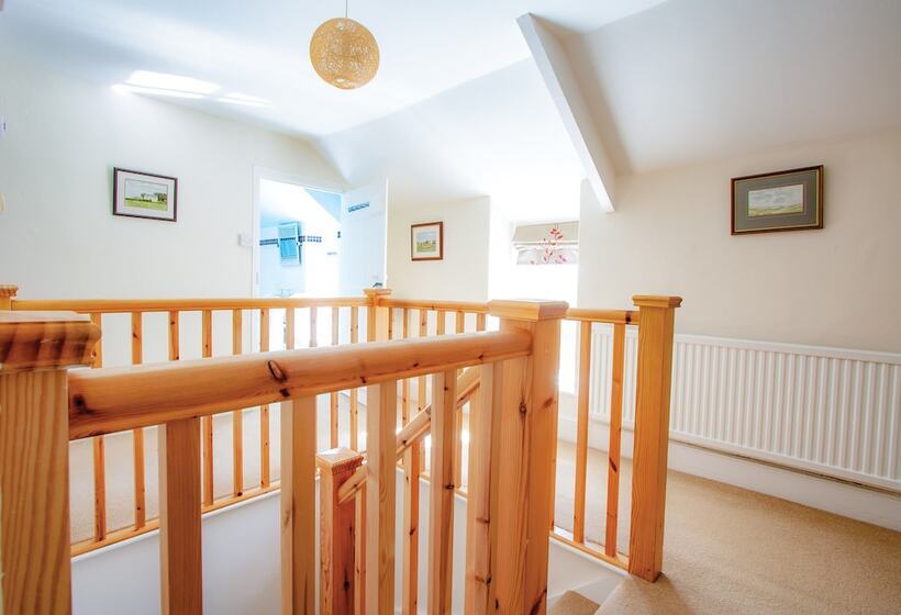 Berry Hall Porty Eynon