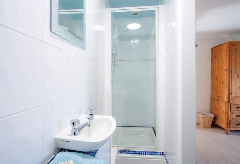 Berry Hall Porty Eynon