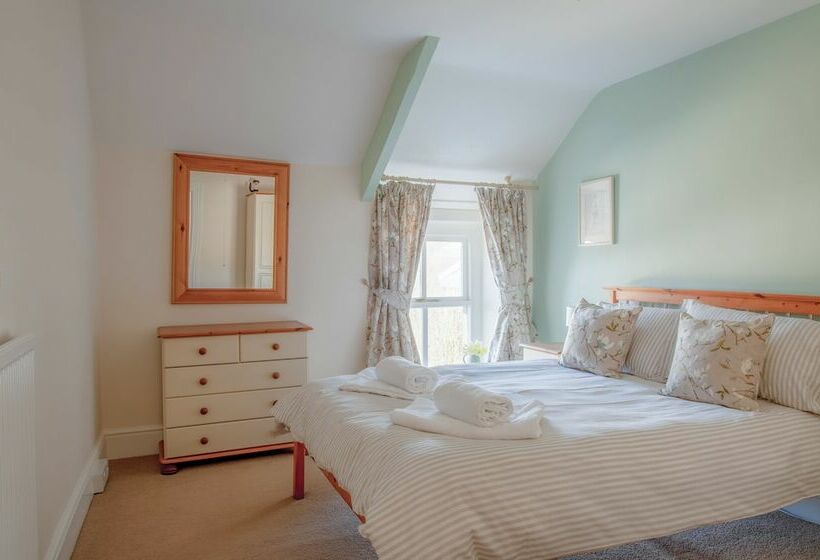 Berry Hall Porty Eynon