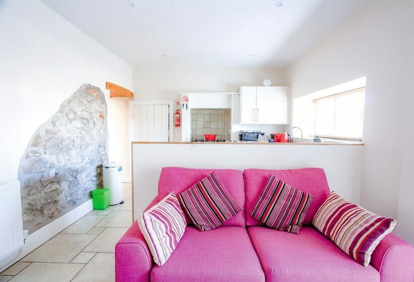 Berry Hall Porty Eynon