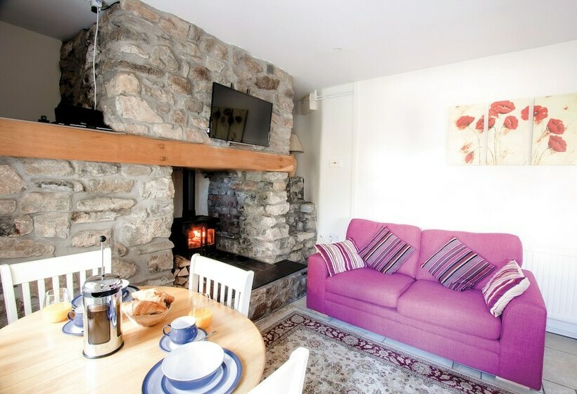 Berry Hall Porty Eynon