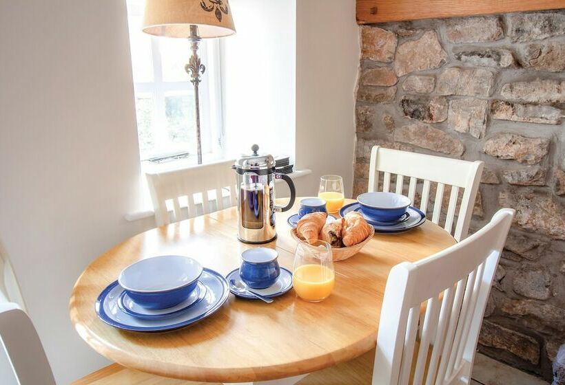 Berry Hall Porty Eynon