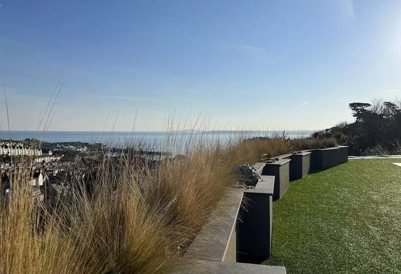 پانسیون Uno   St Ives