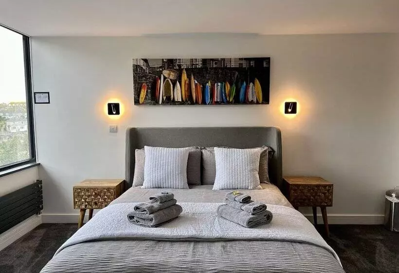 پانسیون Uno   St Ives