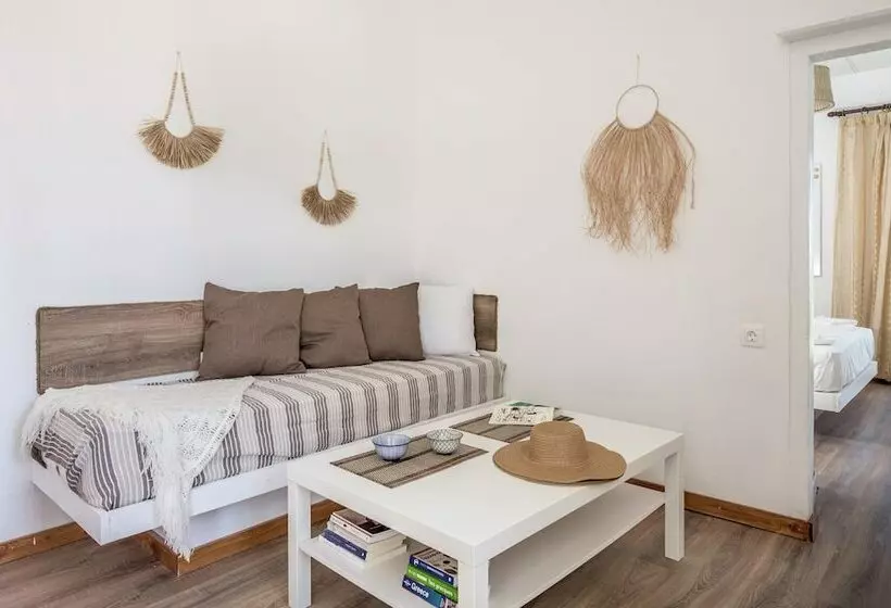 Plakes Sea View Suites