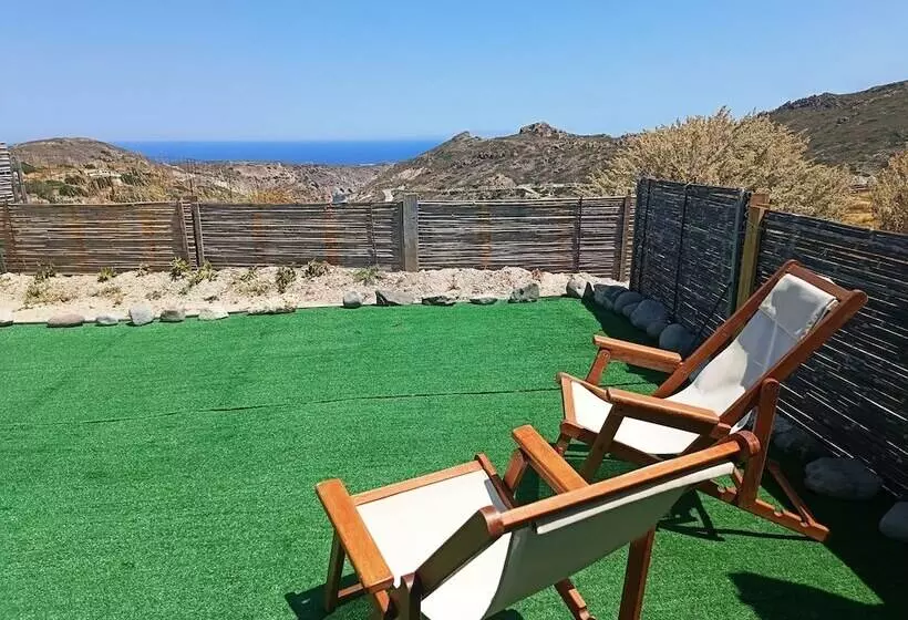Plakes Sea View Suites