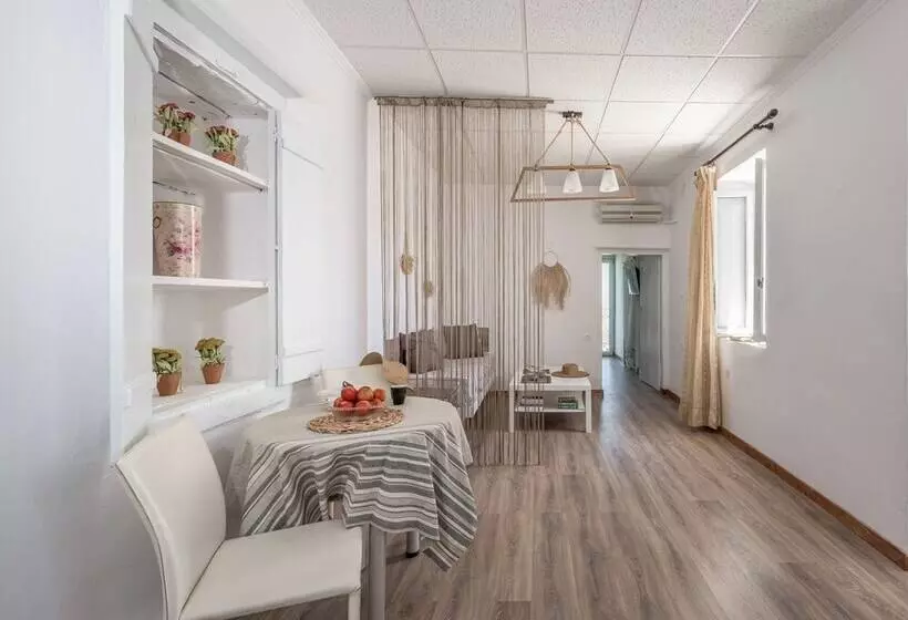 Plakes Sea View Suites