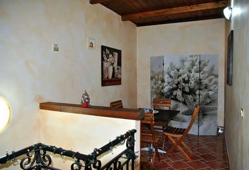 ベッドアンドブレックファースト Double Room With Private Bathroom And Breakfast On Request