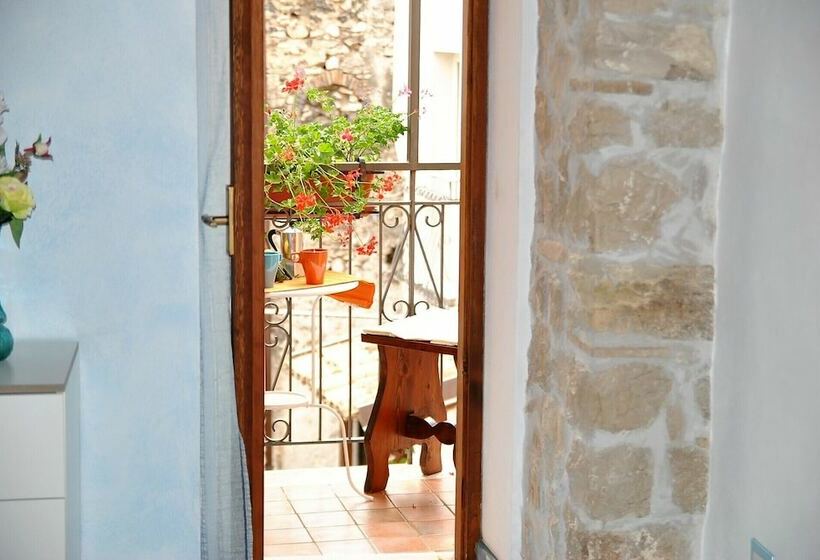 צימר Double Room With Private Bathroom And Breakfast On Request